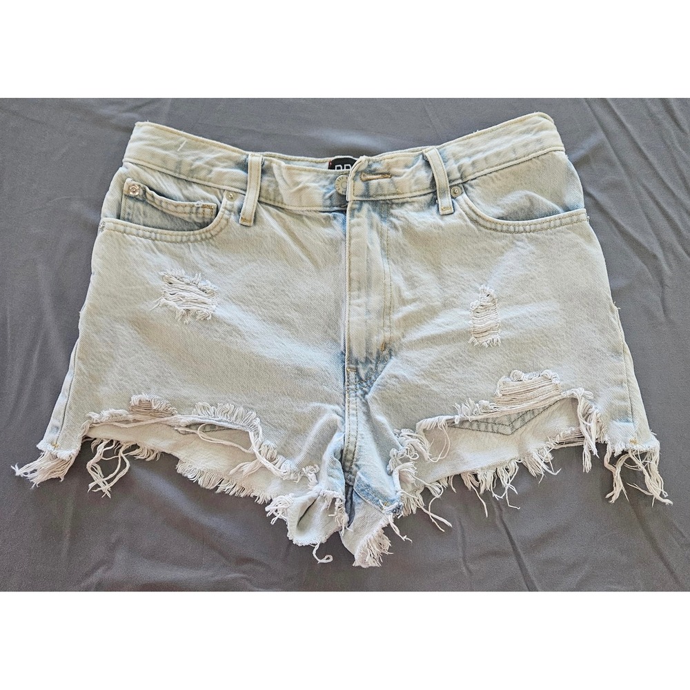 BDG Girlfriend High-Rise Denim Shorts Womens 27 Light Blue Excellent‎ Distressed